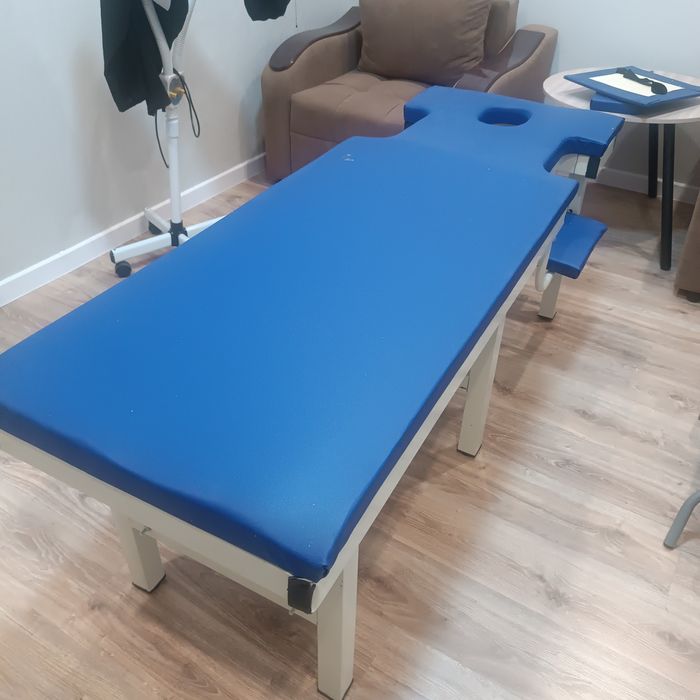 Продам кушетку массажную