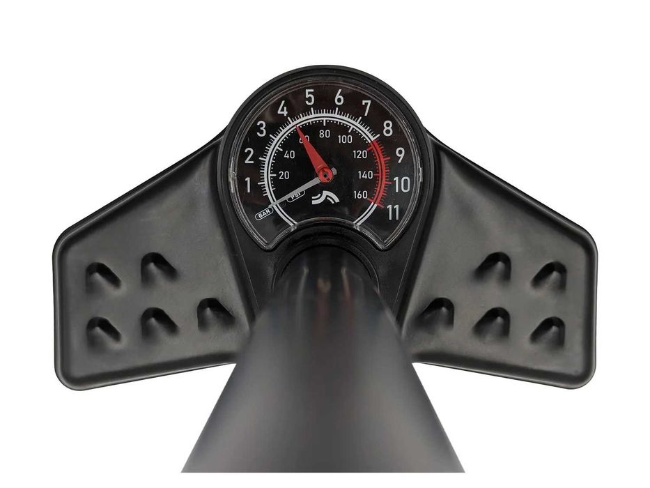 Ръчна помпа за гуми с манометър Crivit