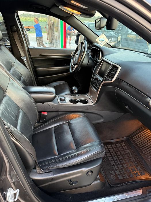 Vând Jeep Grand Cherokee din 2015