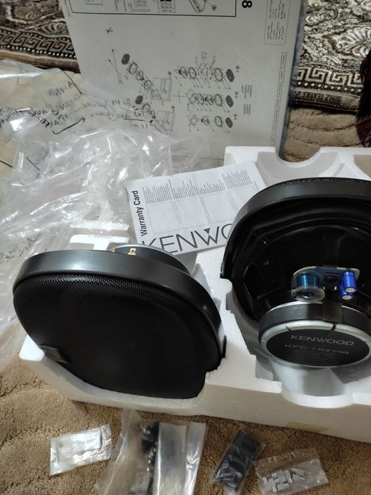 Продам Kenwood 320w 6x9 размер новый