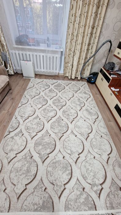 продаю ковер 200×300 см.