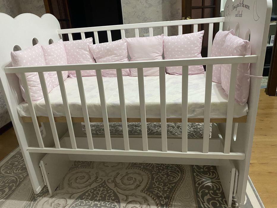 Манеж, Детская кровать