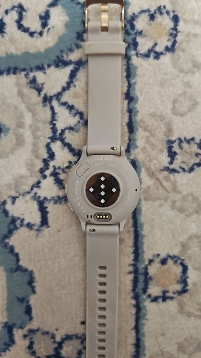 продам смарт часы Garmin Venu 3s