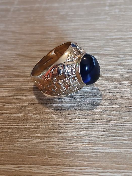 Inel,ghiul  barbatesc din aur 375 cu piatra albastra