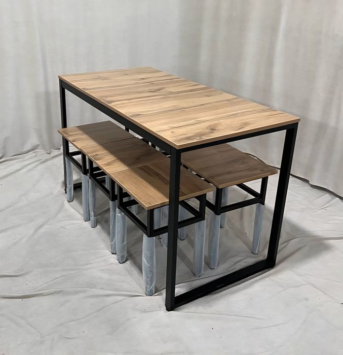 Loft stilaj, parta, stol stullar bor