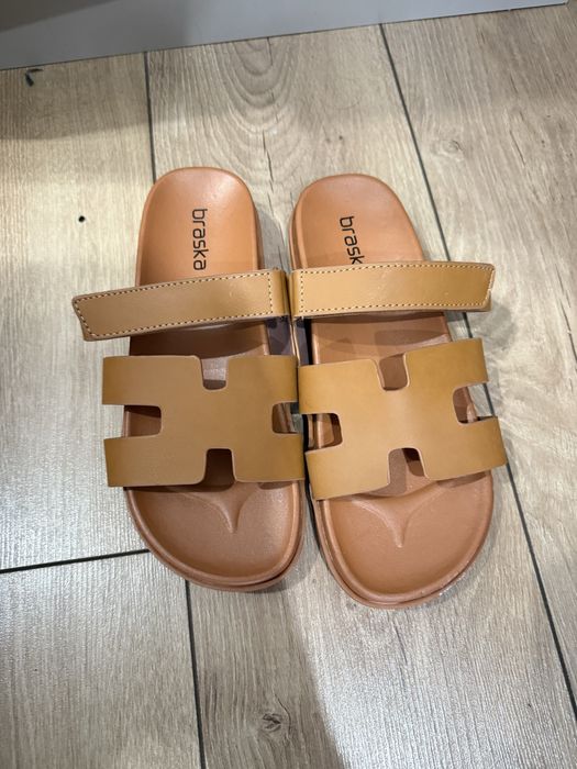 Продам шлепанцы женскик