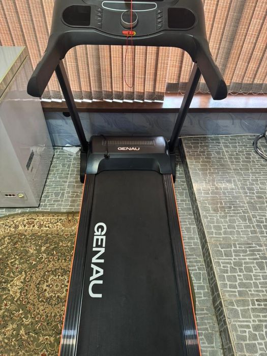 Продам беговую дорожку.