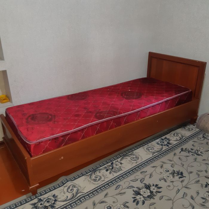 Продам кровать одна спалка срочно