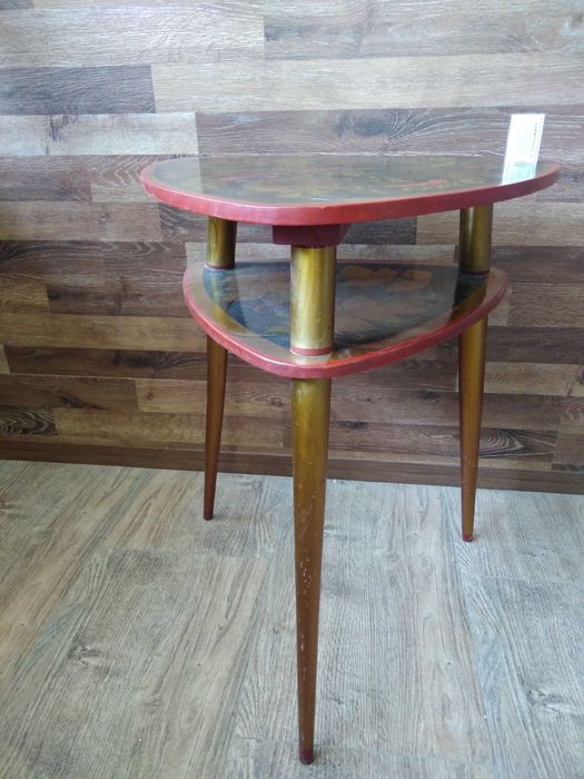 Продаётся стол + стул