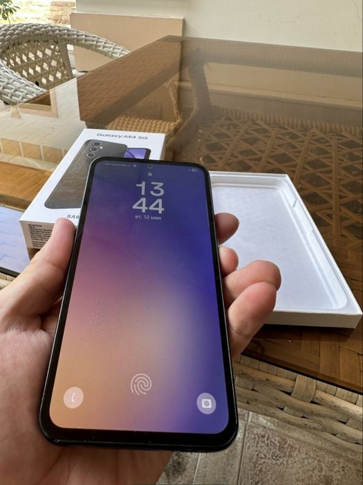Samsung A54 5G sotiladi: 2 000 000 so’m