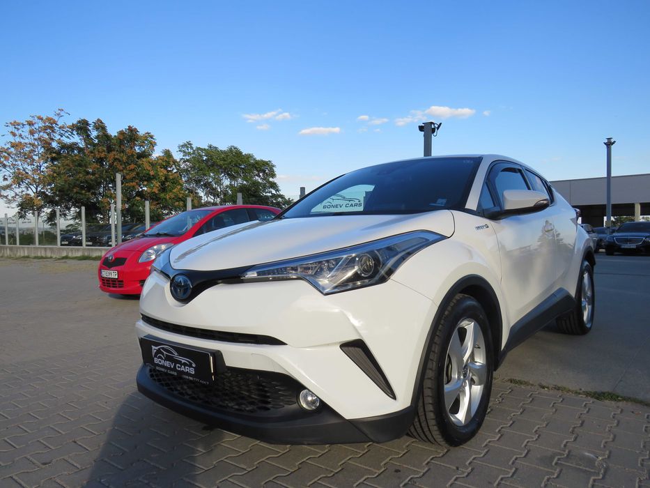 Toyota C-HR Hybrid Keyless сервизна история