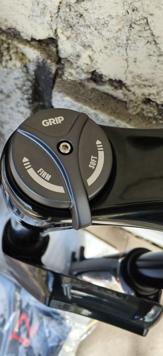 НОВИ 29"-160mm Marzocchi Bomber Z1 Grip  Black Enduro Вилка Ендуро