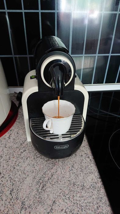 Kафе машини Delonghi с капсули nespreso!!!