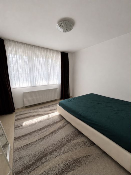 Vand Apartament cu 2 camere Aleea Bizusa Iulius Mall etaj intermediar Persoana Fizica