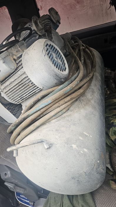 Компрессор бу харошем сост. Шланг пулизатором +.