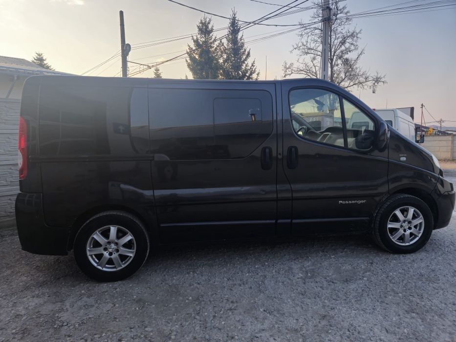 Renault Trafic Passenger 8+1 locuri 2.5DCI// Climatronic// Tempomat