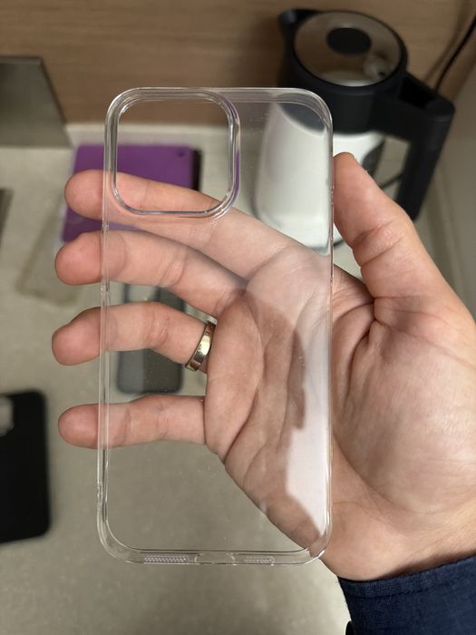 Продам 7 чехлов на Iphone 15 pro max.