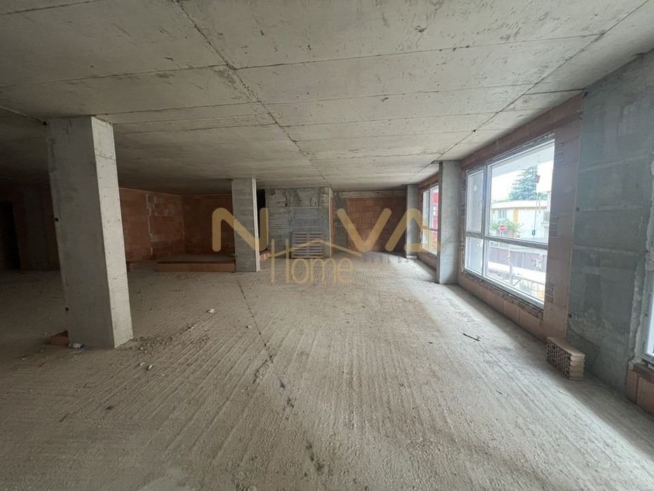 Продава се Офис в Варна, Централна поща - 211 кв.м за 1015 €/кв.м - Снимка #1