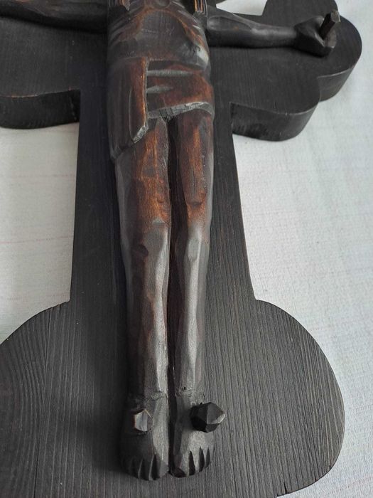 crucifix vechi din lemn 60 cm lucrat manual
