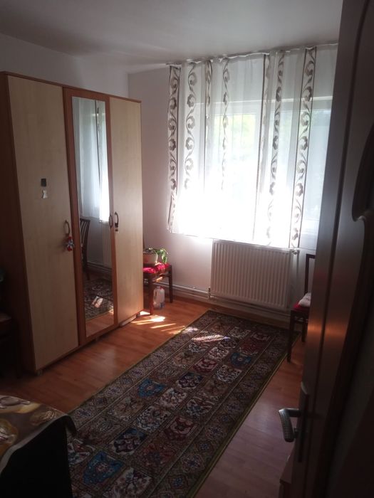 Vand apartament 4 camere