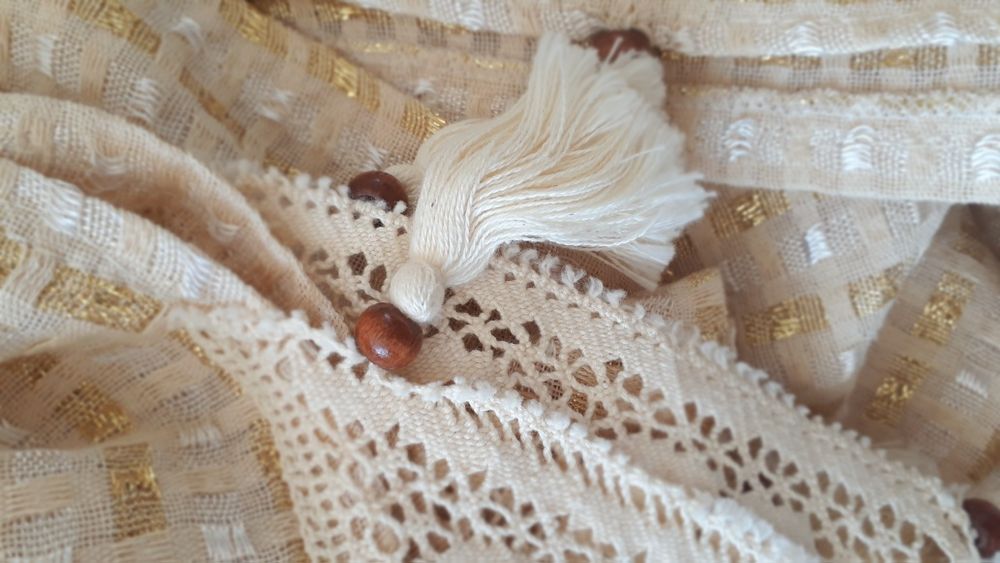 Продам скатерть на стол в гостиную