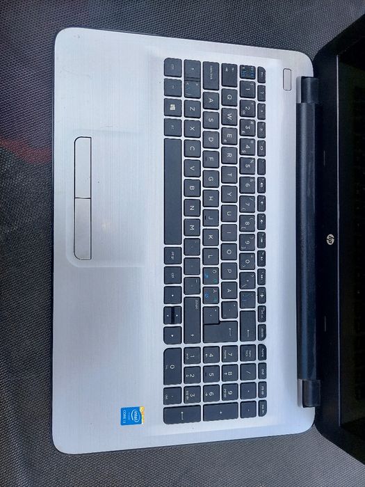 Laptop HP 15 i3 5005U