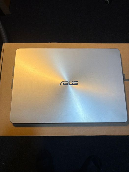 Laptop Asus Zen Book ux430u-i5 8Gb Ram,SSD