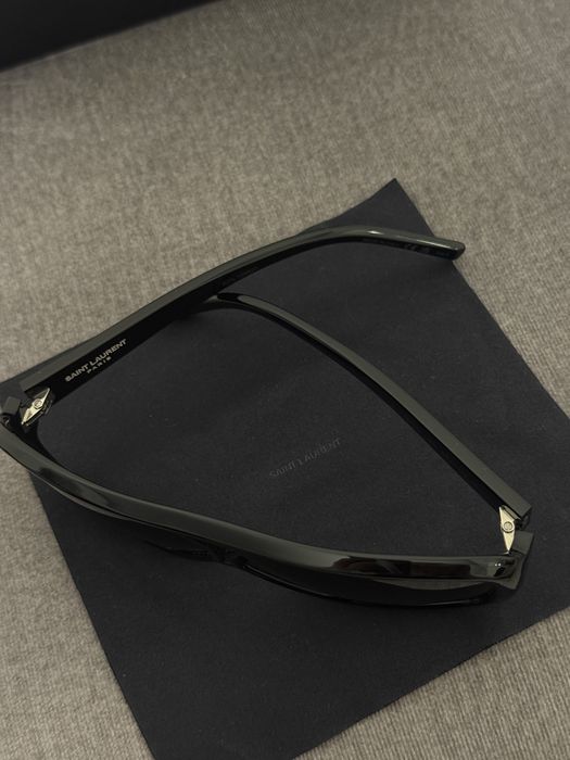 Saint Laurent SL569Y 001  Unisex