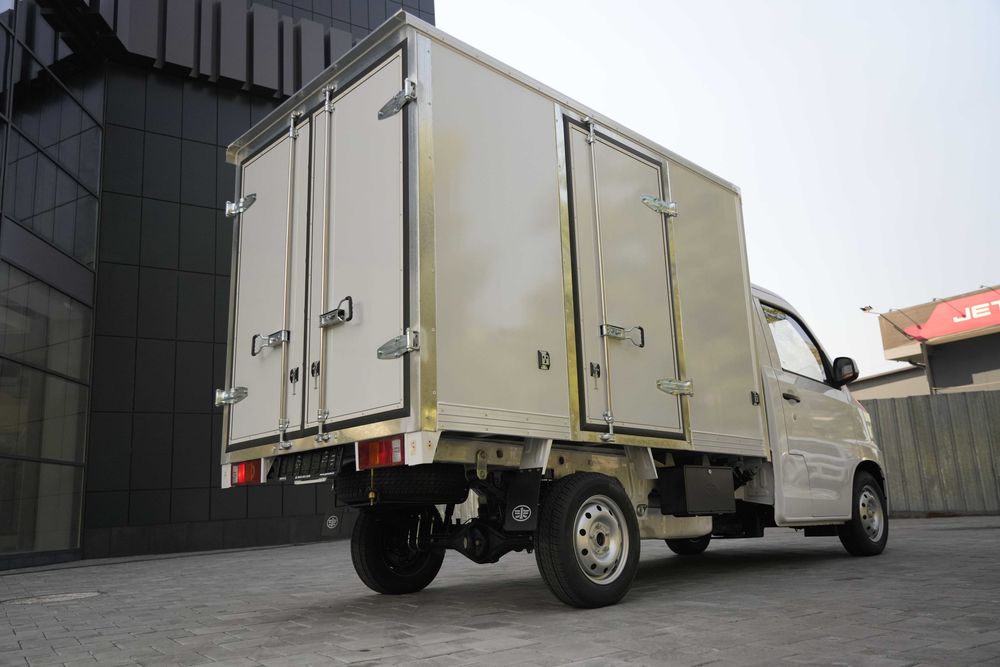 FAW T80 промтоварный фургон