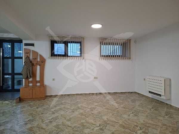 Дава се под наем Офис в Пловдив, Център - 70 кв.м за 298.86 € - Снимка #1