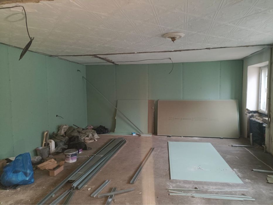 Стяжка,фундамент,кафель