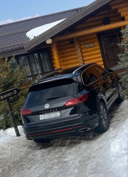Продам свой автомобиль.
Volkswagen Touareg R-line
2018 года. Пробег 11