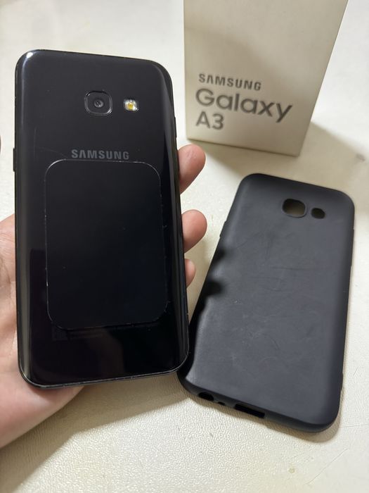 Смартфон Samsung Galaxy A3