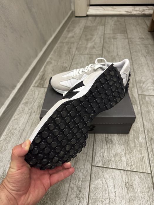 New balance 327 - размер 43 - 27.5см - black / white ! чисто нови обувки / маратонки.