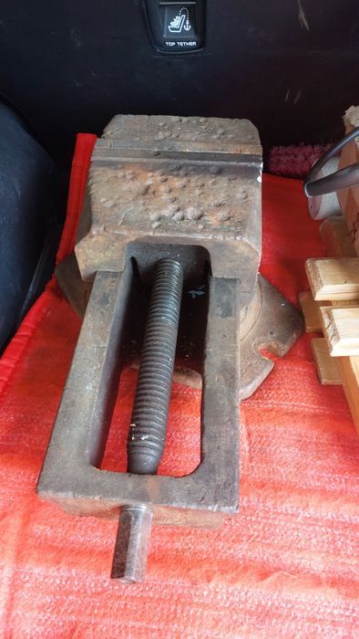 Продам тиски СССР.