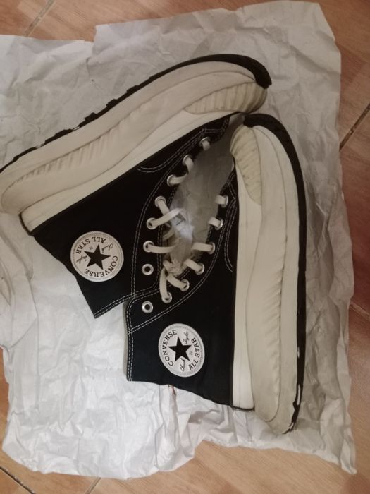 Продам оригинальные converse.