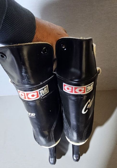 Patine 2063  hochei hockey  CCM  marime   40,5-41 ( 26   cm lungime interioara).