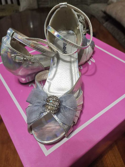 Босоножки на девочку 35 размер