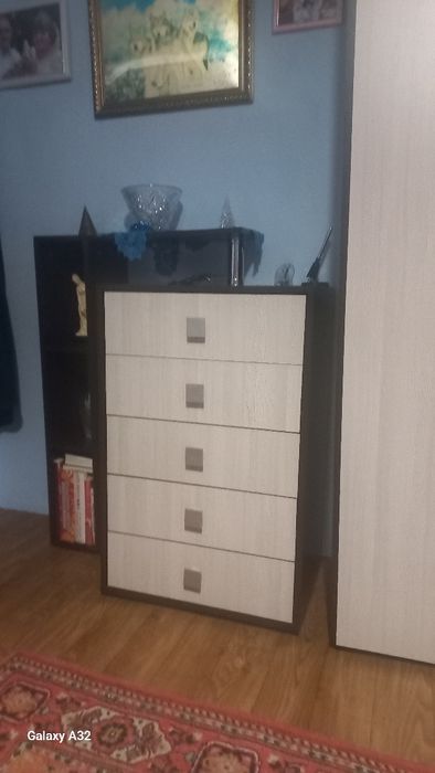Продам  отличный комод.