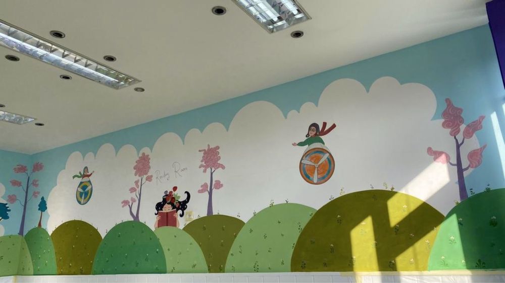 Sala de clasa/scoala pictata pentru copii, pictura educativa pe perete
