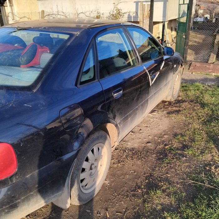 продавам ауди а4 феислифт