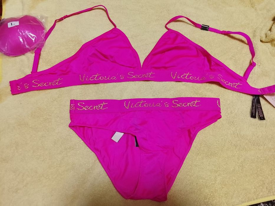 Ichki kiyimlar uchun xonalarda qizlar video