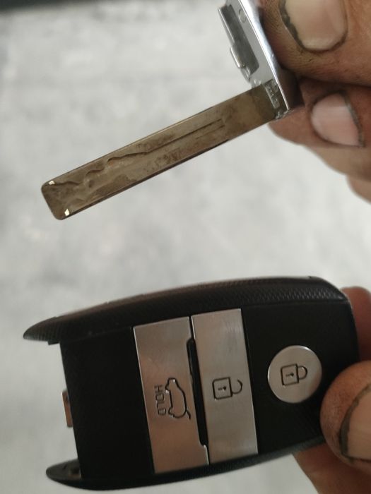 Продам пульт от KIA