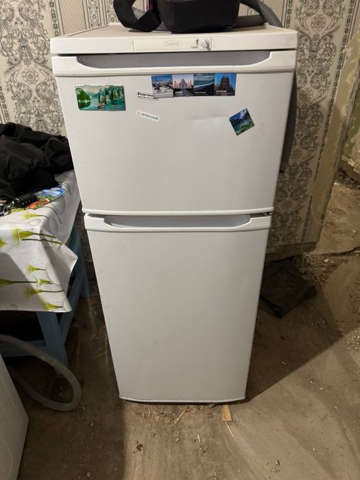 Холодильник с морозильником