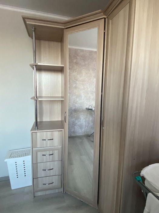Срочно продам шкаф