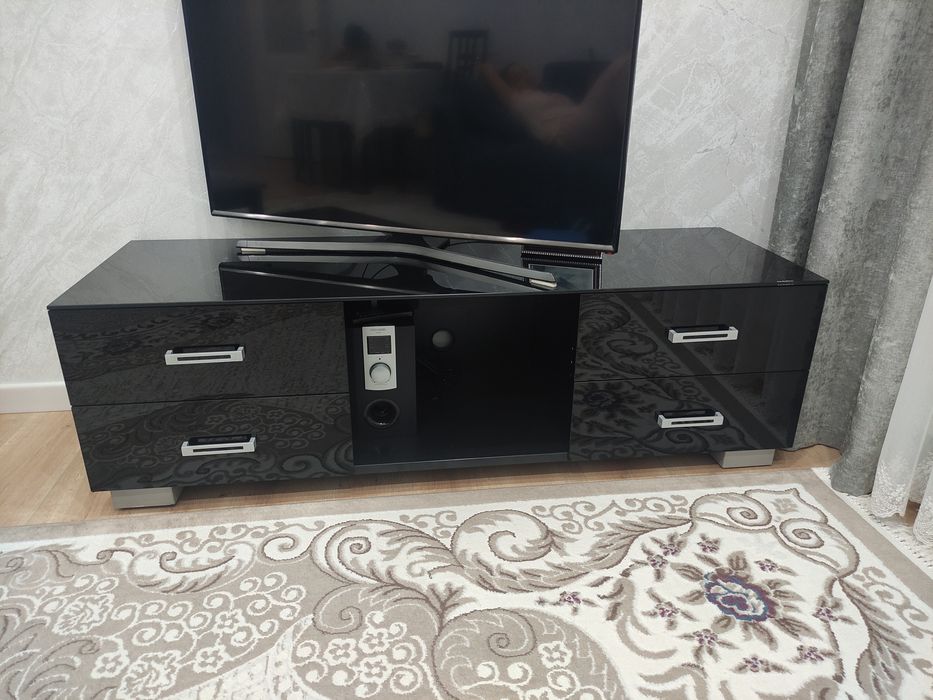 Подставка под тв в отличном состоянии