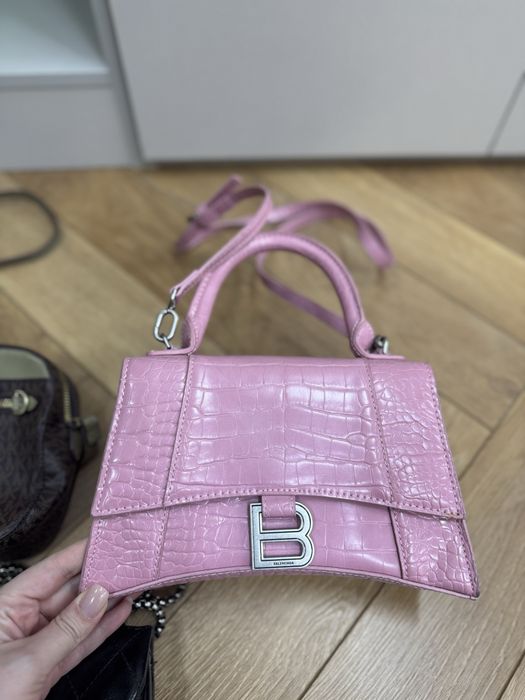 Продаю сумочки новые