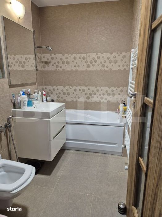 Apartament 4 camere, 80 mp, 2 balcoane, renovat, zona Manastur