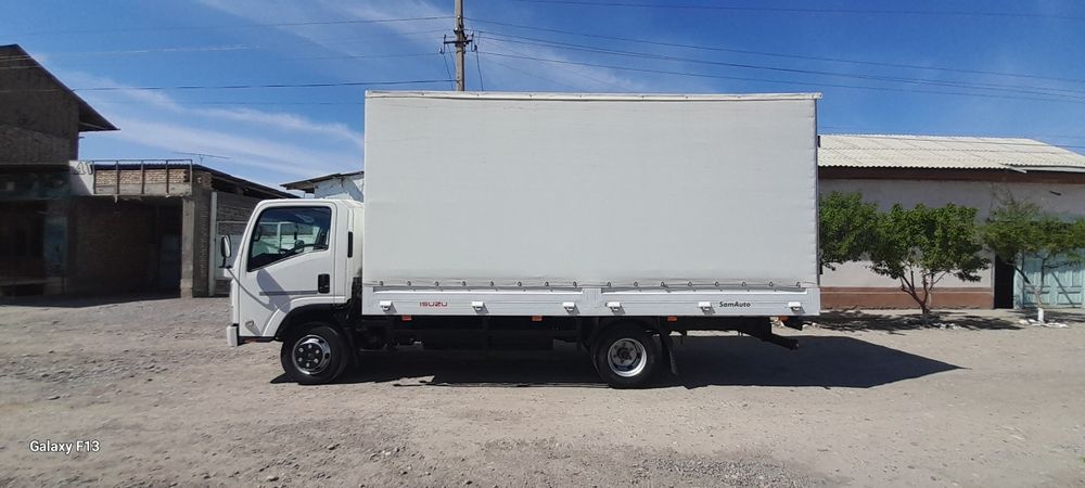 Isuzu senji NPR 82LKL5VAY