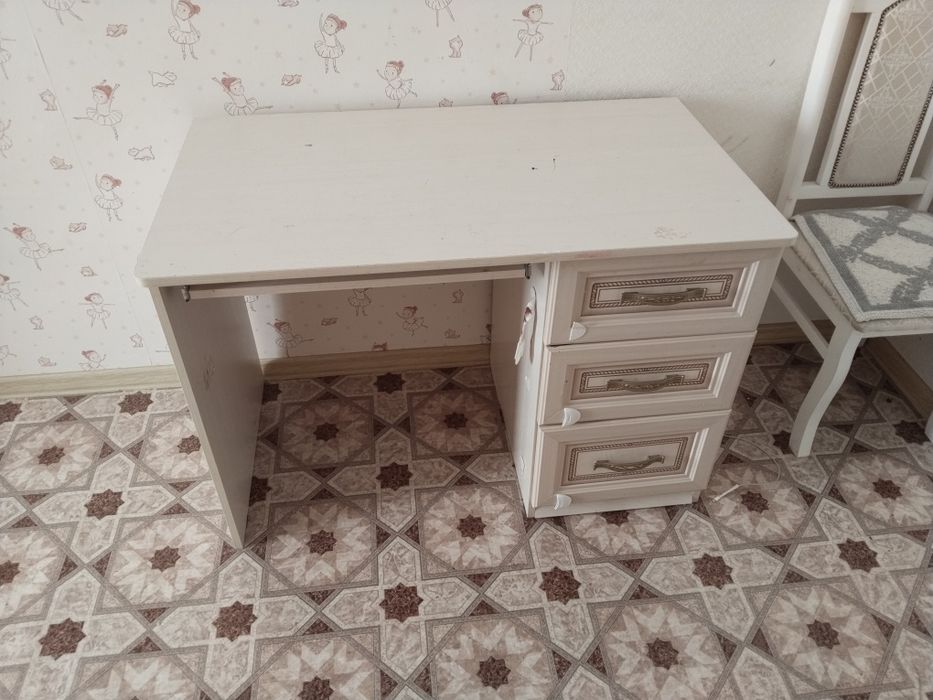 Продам детскую стенку комплект